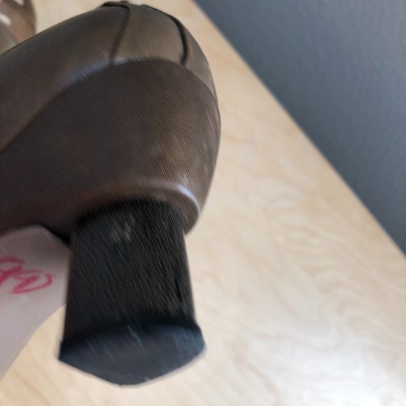 Modcloth Retro Leather Heeled Pumps - Picture 13 of 15